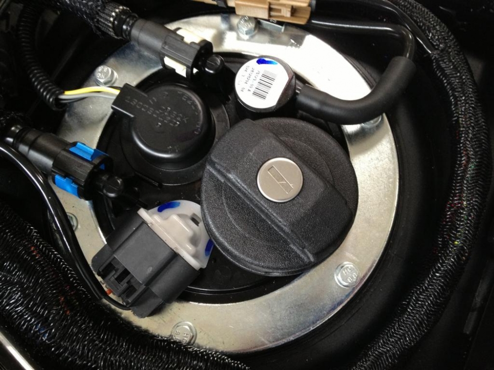 Cult Werk Lockable Gas Cap For Harley Davidson 20022017 VRod