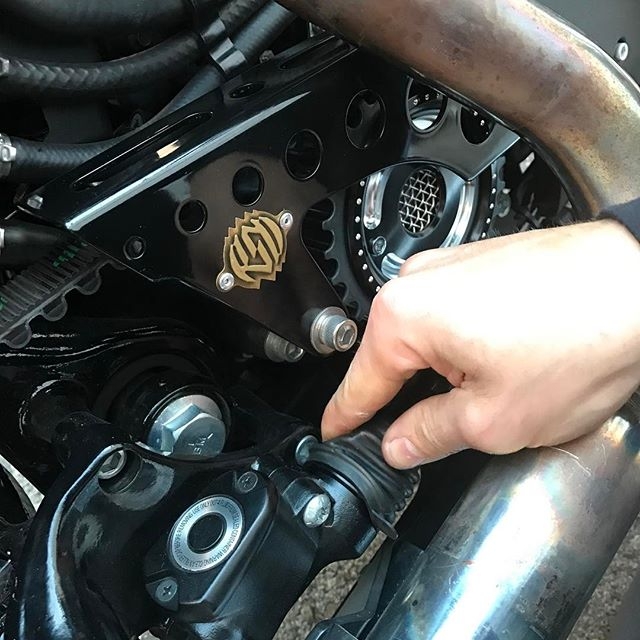 sportster front sprocket cover