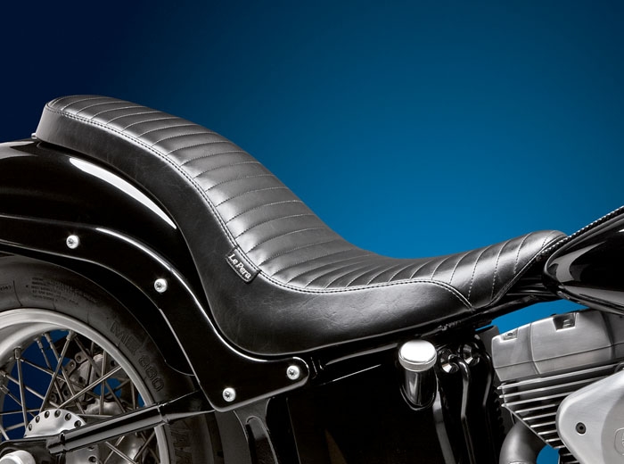 Le Pera Cobra Pleated Buttons Foam Seat For Harley Davidson 2006