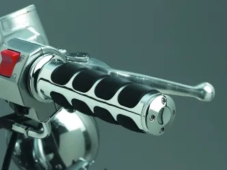 Kuryakyn ISO-Grips For 1 Inch Handlebars In Chrome Finish (6240)