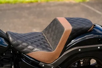Saddlemen Step Up Brown Diamond Stitch Carbon Gripper Seat For 2018-2023 FLSB/FXLR Models (818-29-175-BROWNCRB-GR-BLKLS-BRCHS)